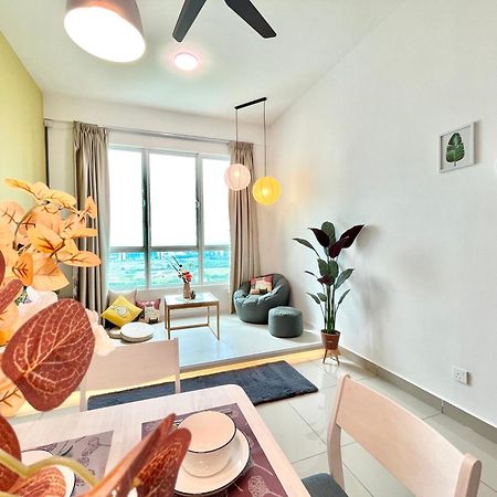 Amber 2B2B Cozy Apt Wi-Fi Tv Box Near Encore Melaka Luaran gambar